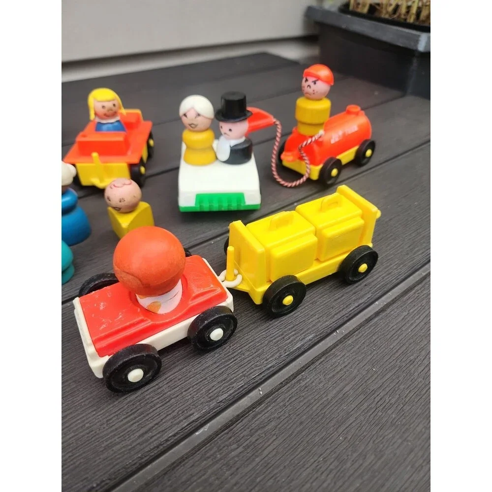 Fisher Price Little People Lot Of 23 Mixed Assorted People Figures No duplicates